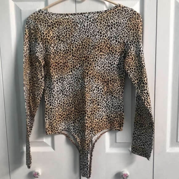 VS PINK NWT Leopard Animal Print Long Sleeve Bodysuit Size S - Picture 3 of 12